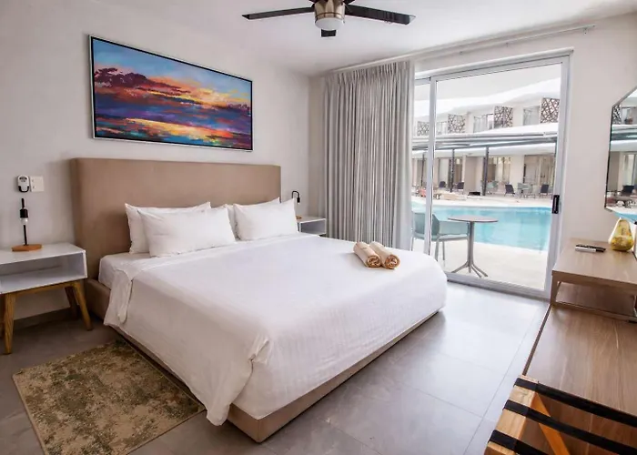 Apartment W Rooftop Pool & Free Parking