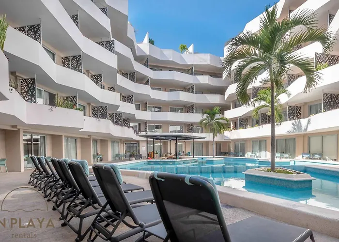 W Rooftop Pool & Free Parking Apartment *