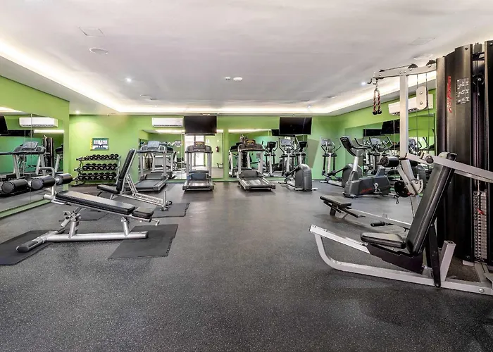 W Rooftop Pool & Free Parking Apartment *