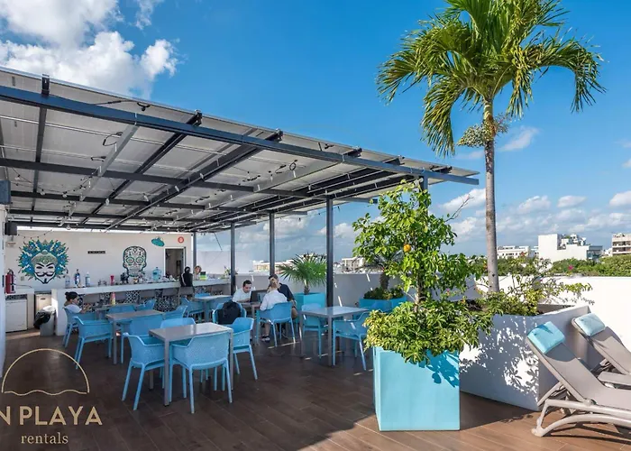 W Rooftop Pool & Free Parking *